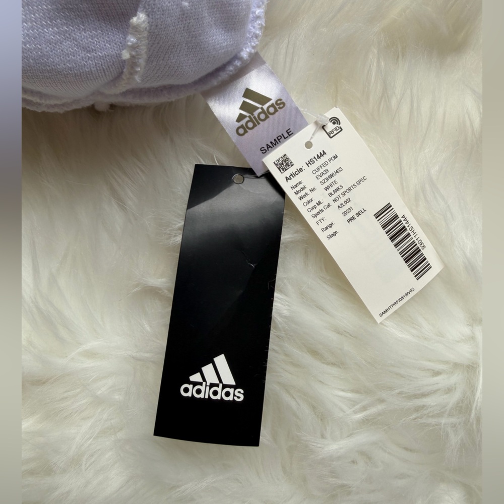 Adidas cuffed white pom top beanie - Picture 6 of 8